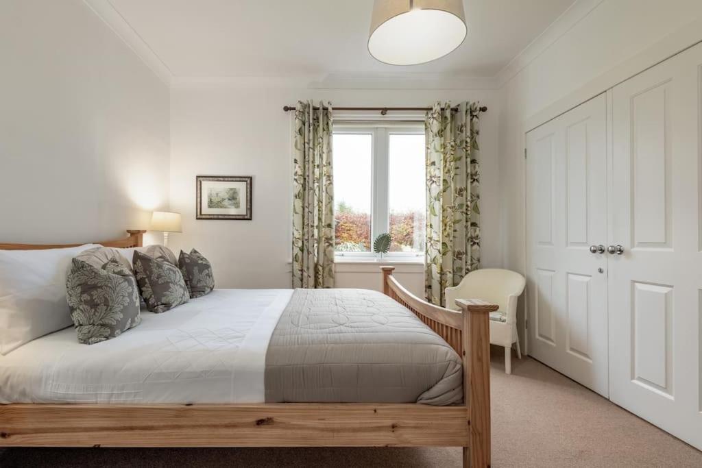 Heather Cottage, 2 Bedroom In Comrie Exterior photo